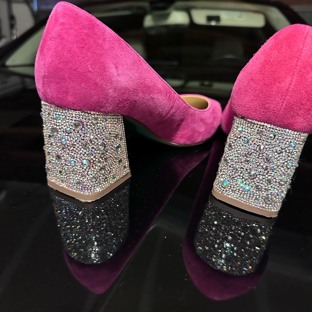Pink heels - Picture 2 of 6